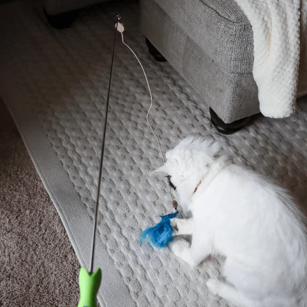 Turbo Telescoping Wand with LED Pointer Cat Toy - Image 5